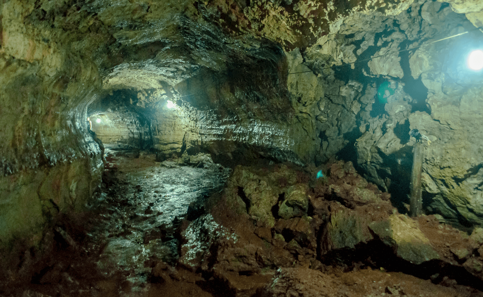 Santa Cruz Lava Tunnel | Galapagos Alternative